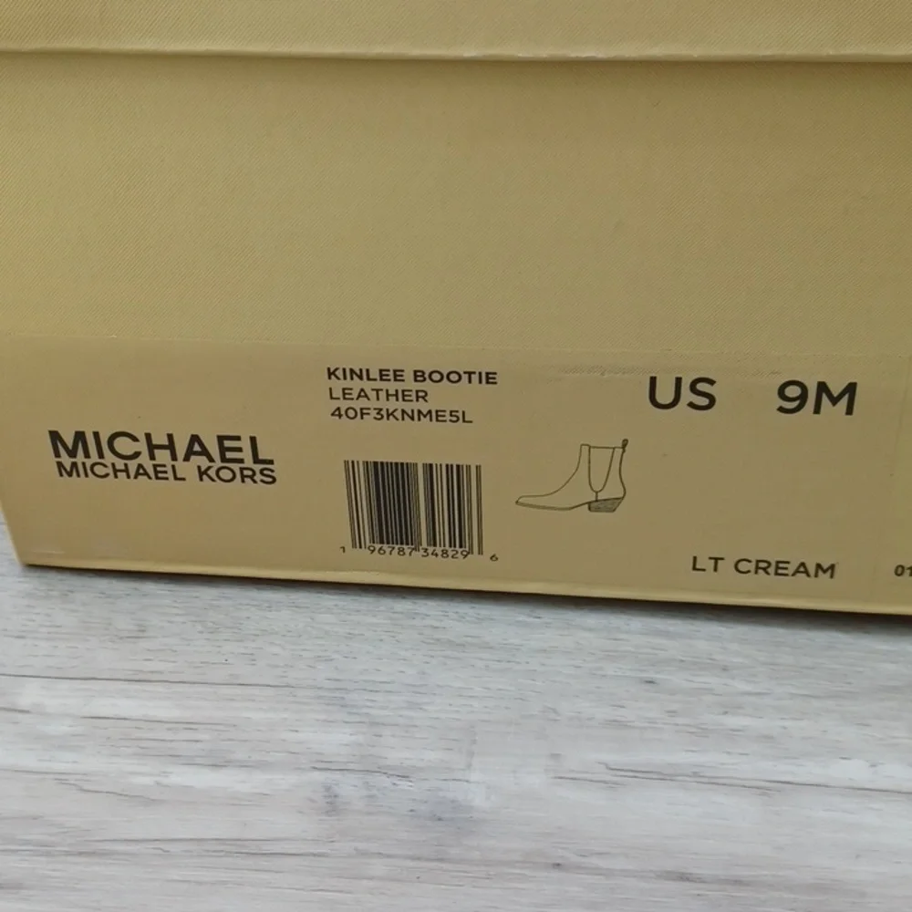 Michael Kors Kinlee Bootie NIB